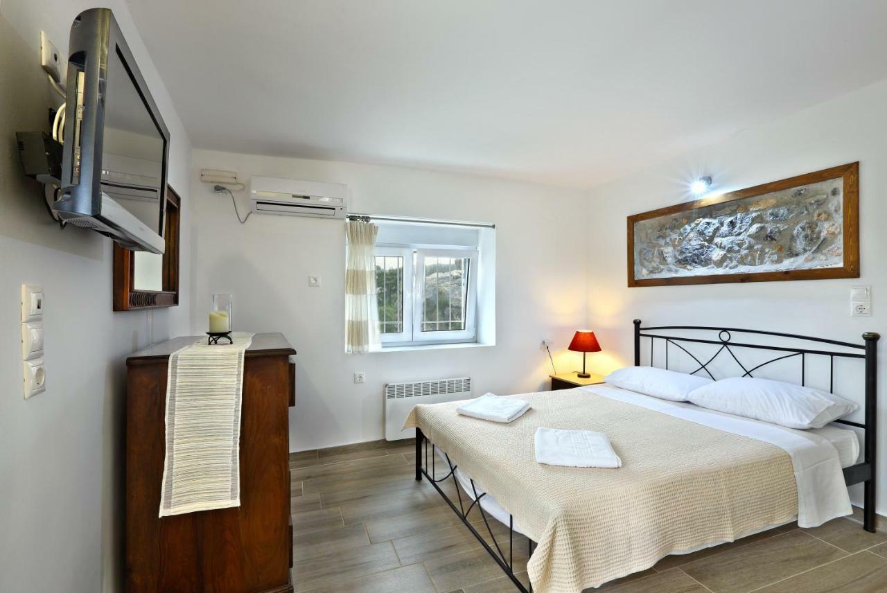 Villa M - Villa With Private Pool And Yard Anatoli  Екстер'єр фото
